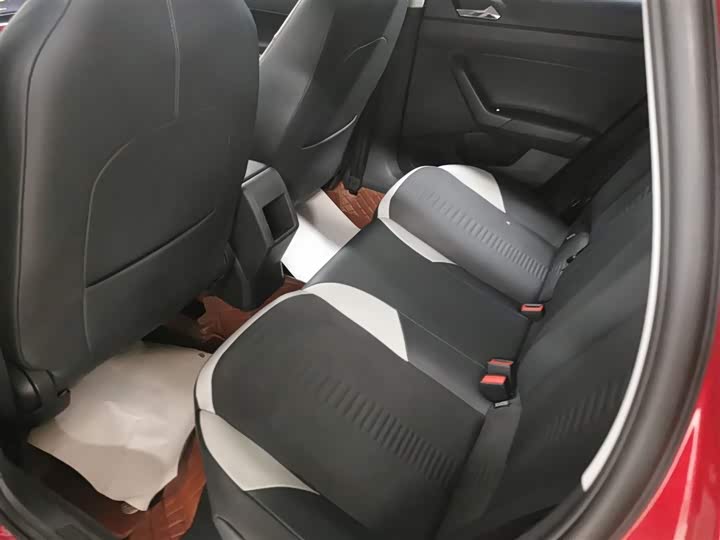 Фото 17 - Volkswagen Polo