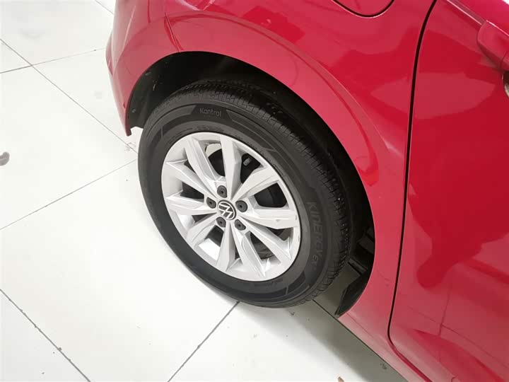 Фото 26 - Volkswagen Polo