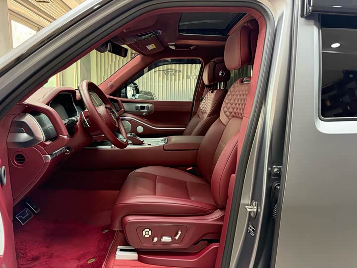 Фото 12 - Tank 700 Hybrid