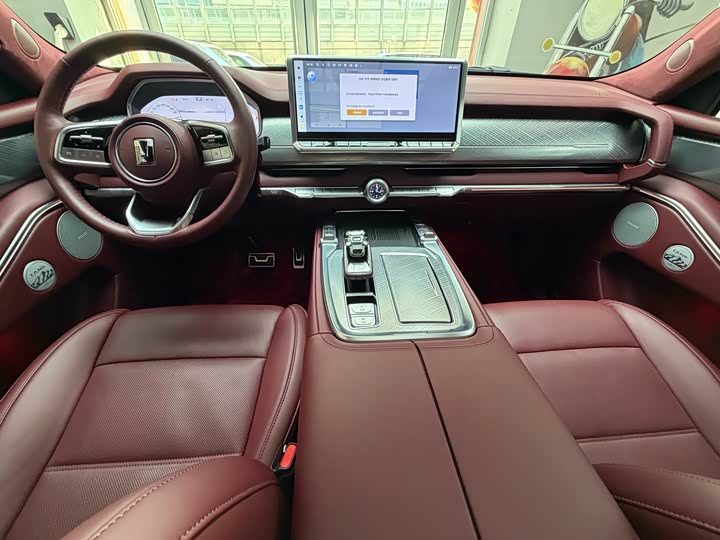 Фото 25 - Tank 700 Hybrid