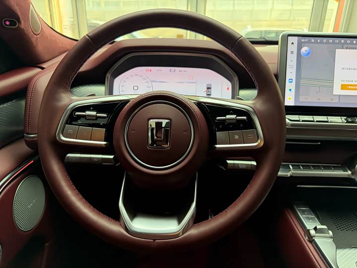 Фото 28 - Tank 700 Hybrid