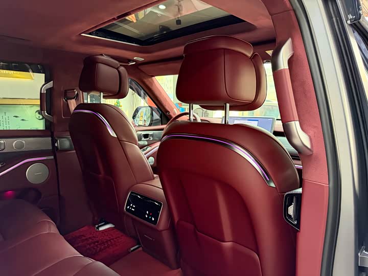 Фото 36 - Tank 700 Hybrid