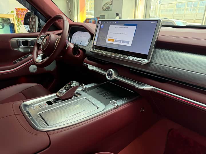 Фото 37 - Tank 700 Hybrid