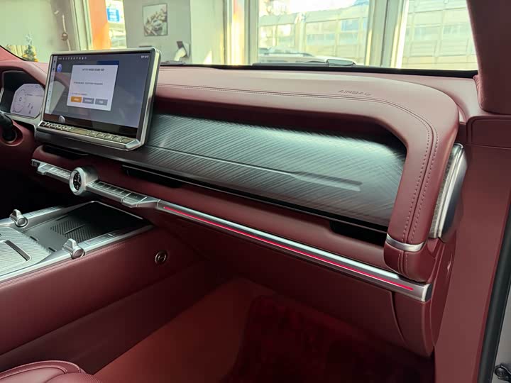 Фото 38 - Tank 700 Hybrid