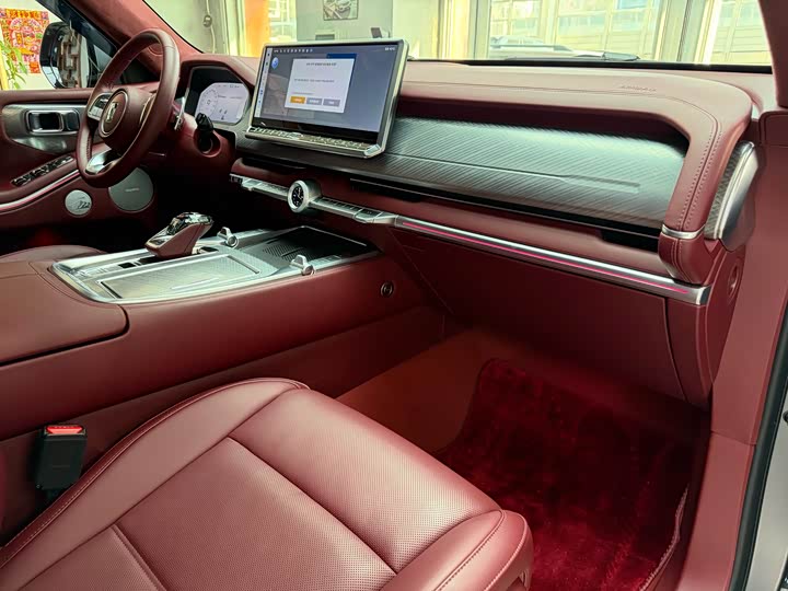 Фото 39 - Tank 700 Hybrid