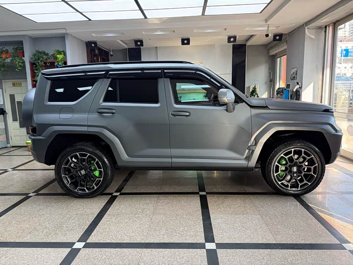 Фото 4 - Tank 700 Hybrid