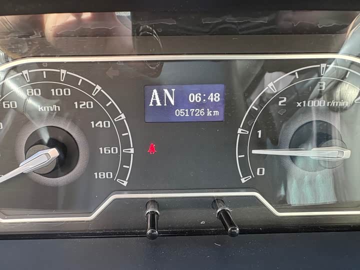 Фото 11 - Maxus V80