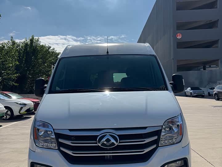 Фото 2 - Maxus V80