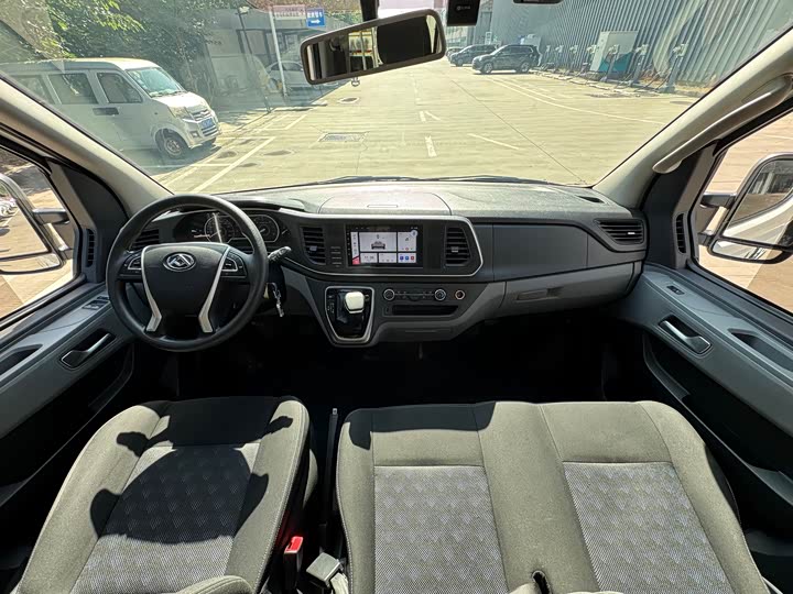 Фото 6 - Maxus V80