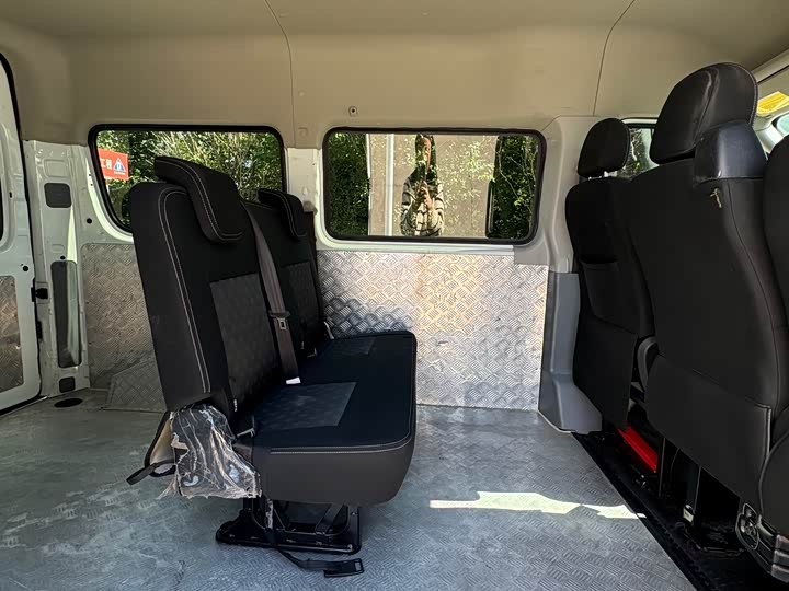 Фото 8 - Maxus V80