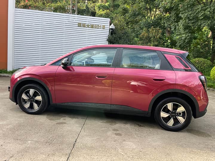 Фото 13 - GAC Aion UT