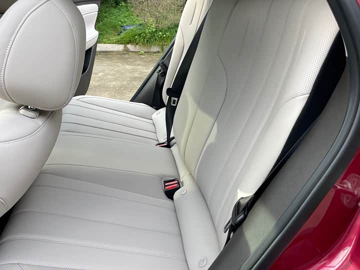 Фото 22 - GAC Aion UT