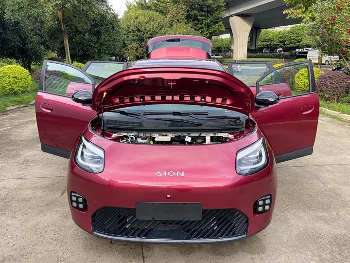 Фото 29 - GAC Aion UT