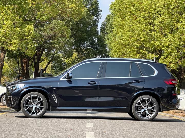 Фото 18 - BMW X5