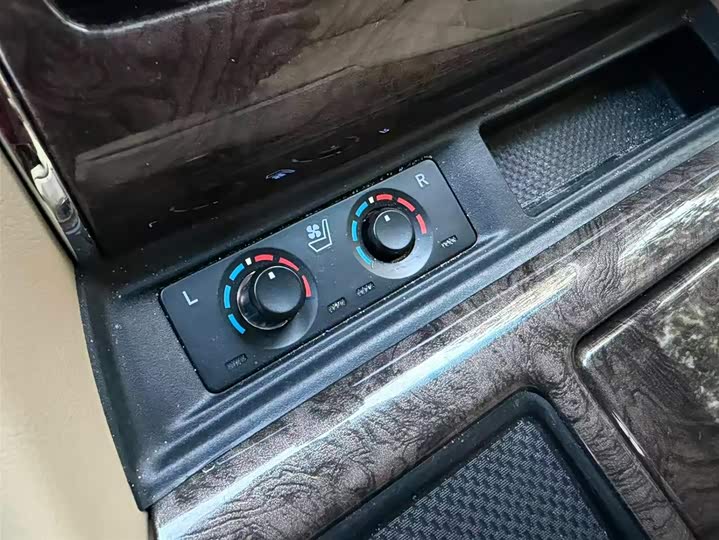 Фото 15 - Toyota Alphard