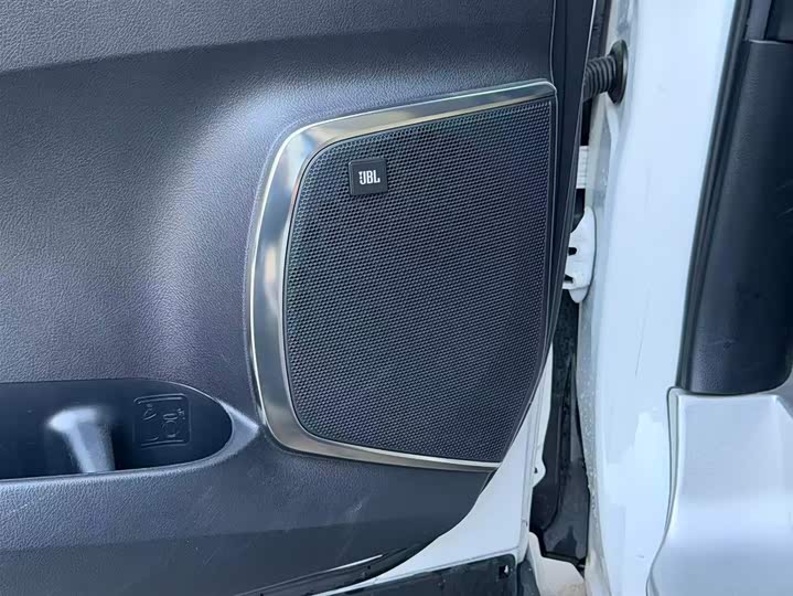 Фото 21 - Toyota Alphard