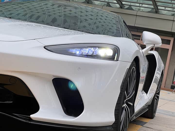 Фото 15 - McLaren GT