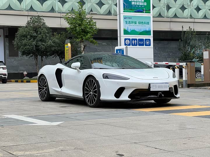 Фото 3 - McLaren GT