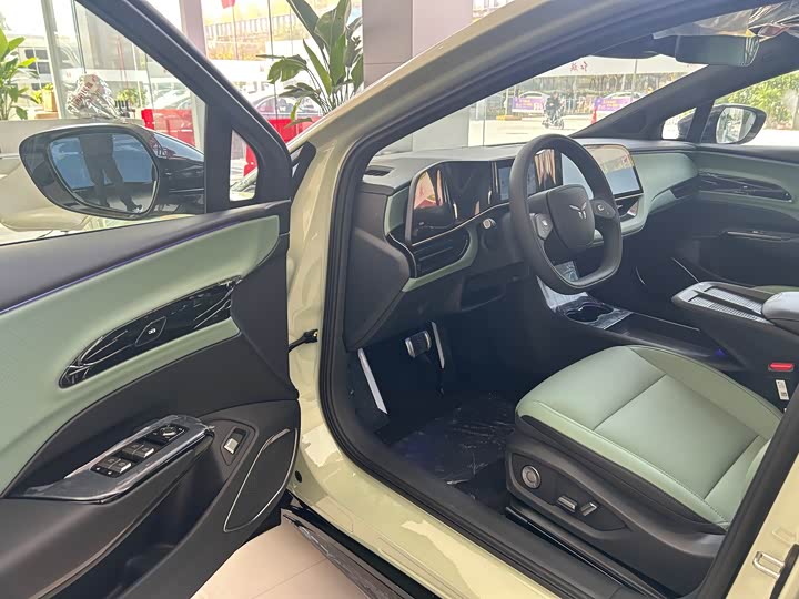 Фото 11 - Hongqi EH7