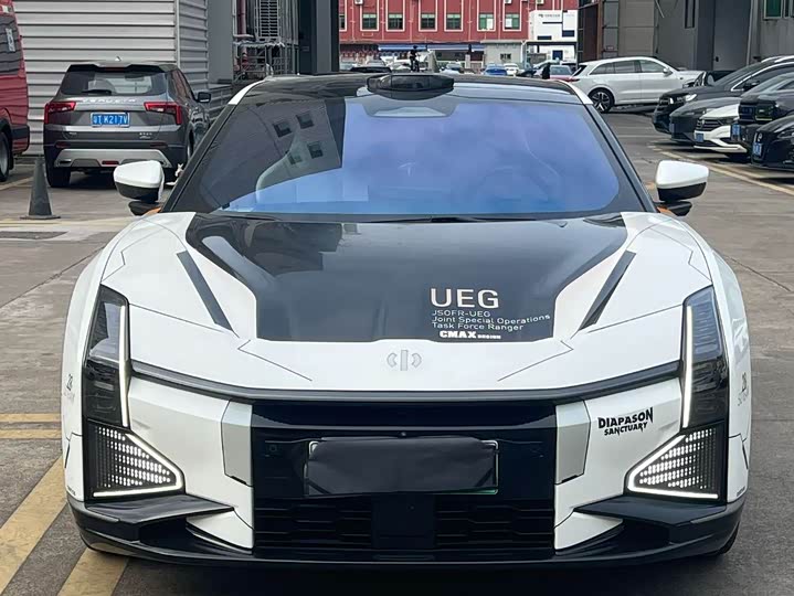 Фото 2 - HiPhi Z