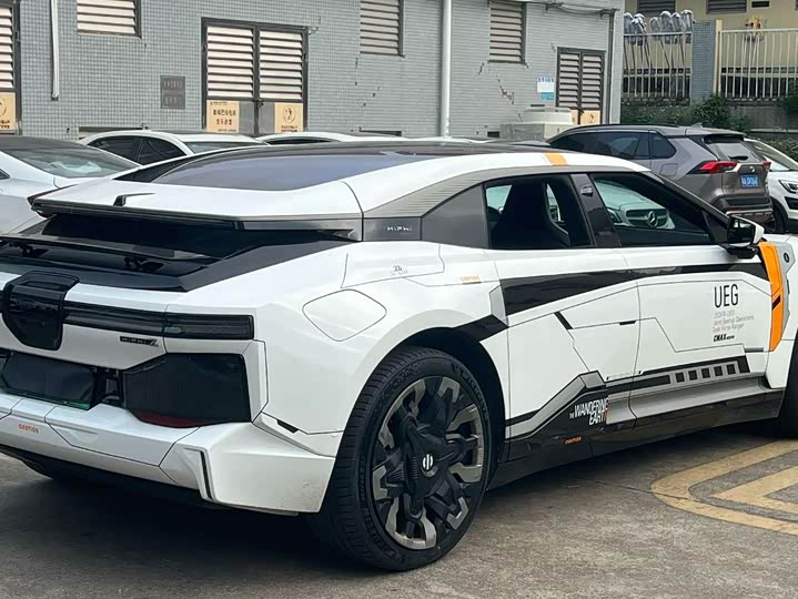 Фото 9 - HiPhi Z