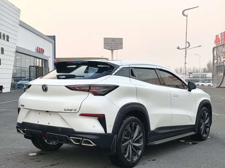 Фото 4 - Changan UNI-T