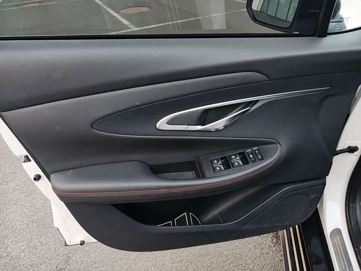 Фото 8 - Changan UNI-T