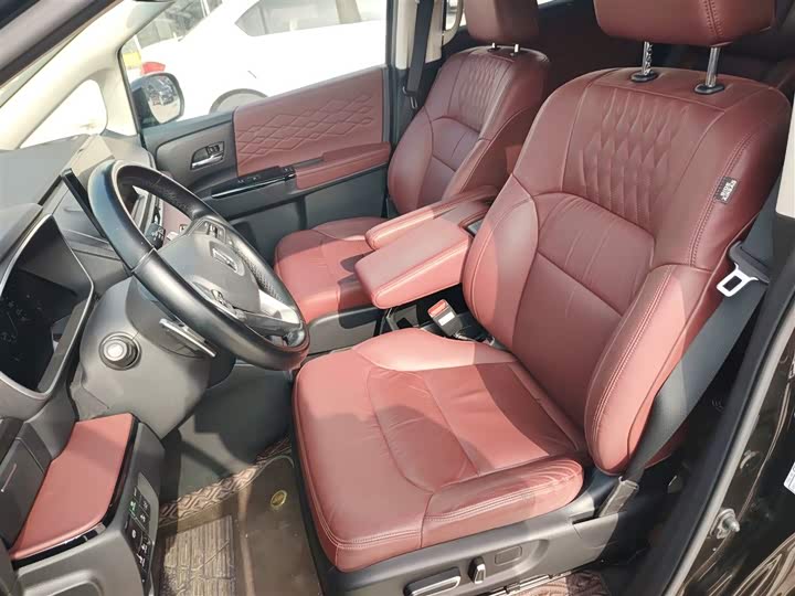 Фото 15 - Honda Elysion