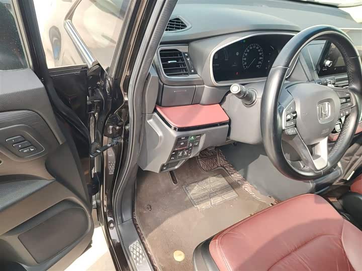 Фото 16 - Honda Elysion