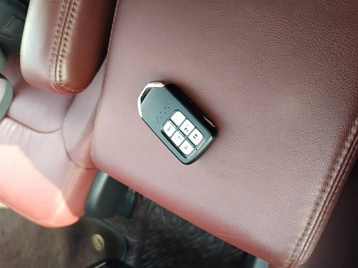 Фото 9 - Honda Elysion