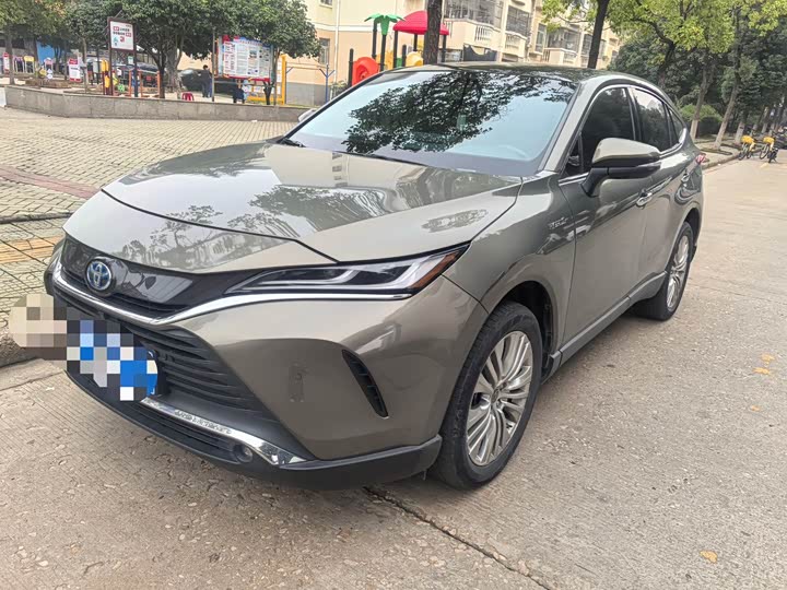 Фото 1 - Toyota Harrier