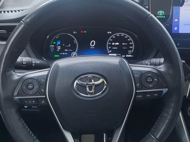 Фото 13 - Toyota Harrier