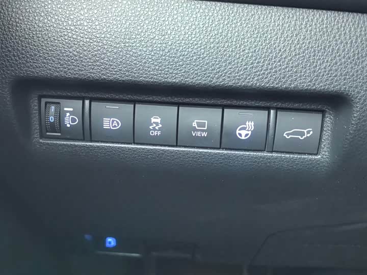 Фото 14 - Toyota Harrier