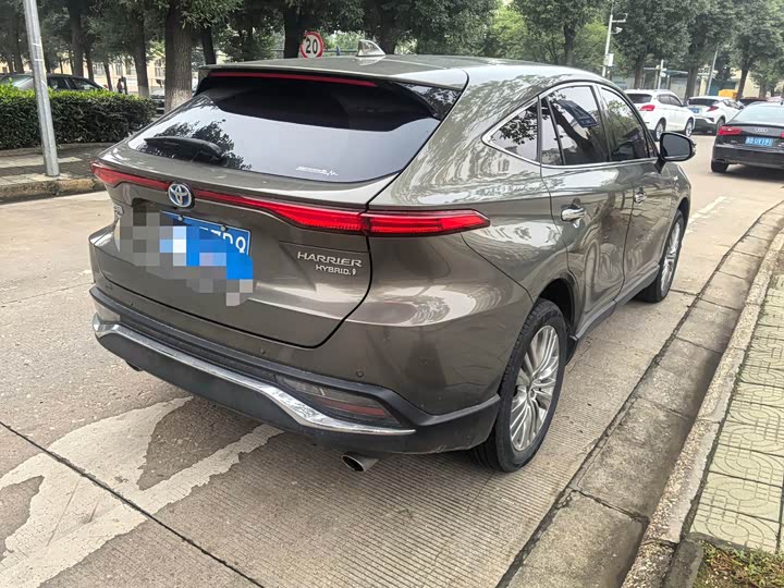 Фото 4 - Toyota Harrier