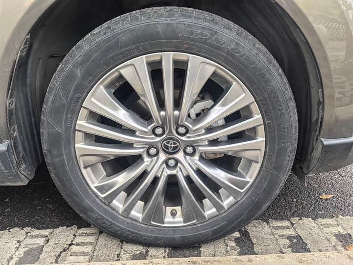 Фото 8 - Toyota Harrier