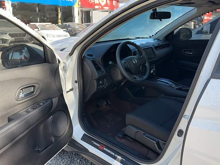 Фото 10 - Honda Vezel