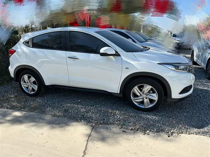 Фото 7 - Honda Vezel