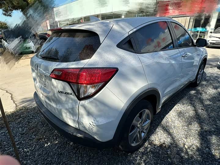 Фото 8 - Honda Vezel