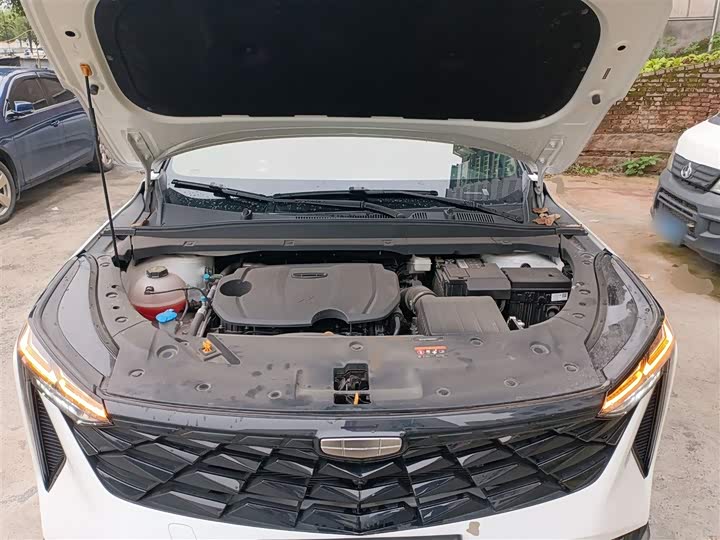 Фото 20 - Geely Atlas