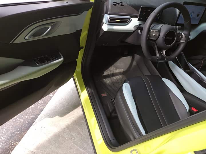 Фото 16 - BYD Seagull