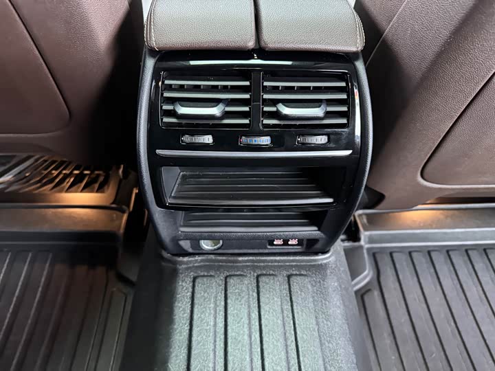 Фото 12 - BMW 5 Series