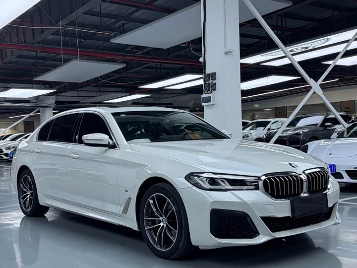 Фото 3 - BMW 5 Series