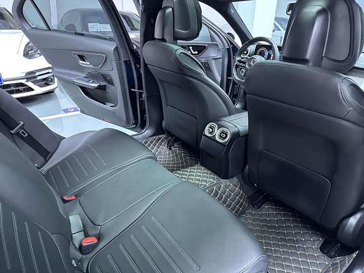 Фото 12 - Mercedes-Benz C-Class