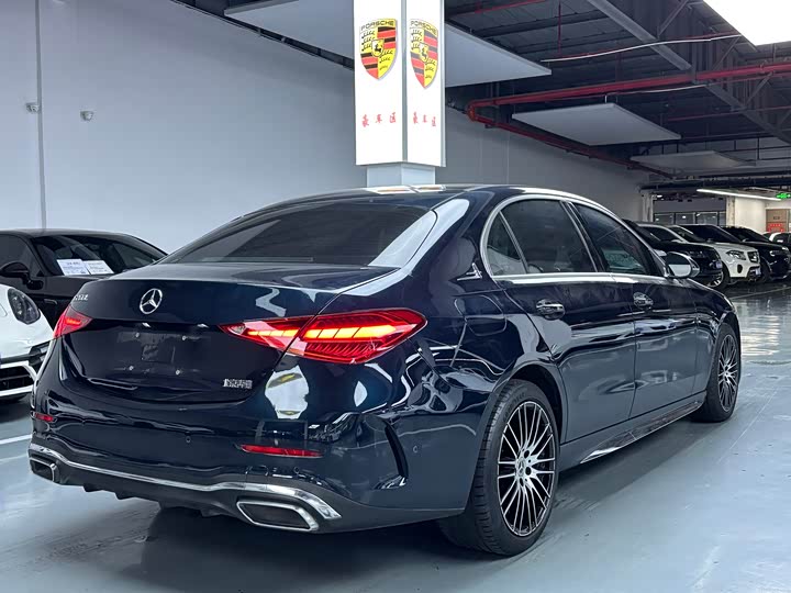 Фото 16 - Mercedes-Benz C-Class