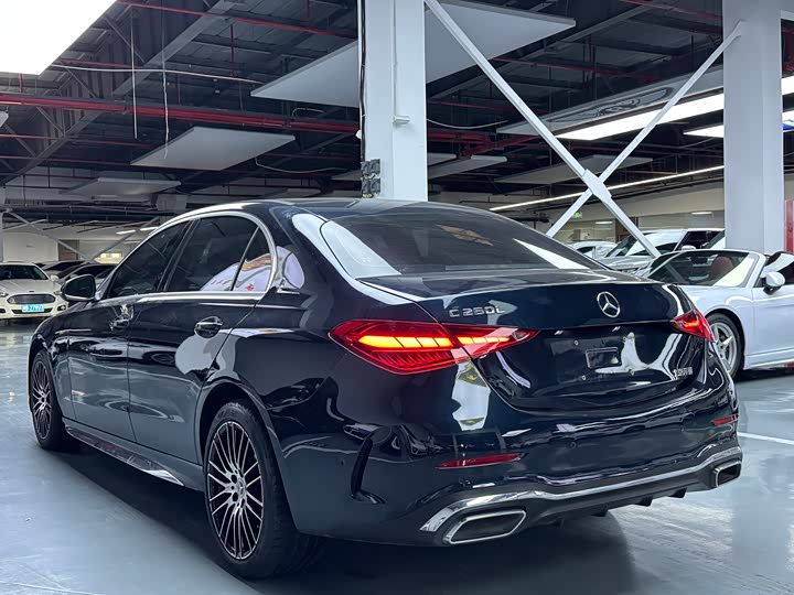 Фото 18 - Mercedes-Benz C-Class