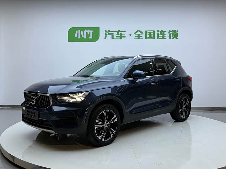 Фото 1 - Volvo XC40