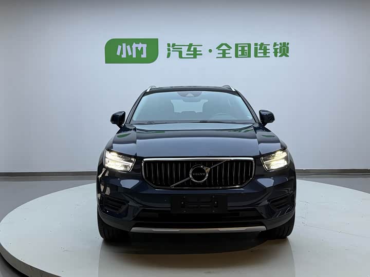 Фото 2 - Volvo XC40