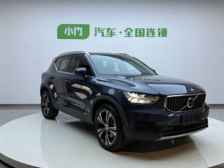 Фото 3 - Volvo XC40