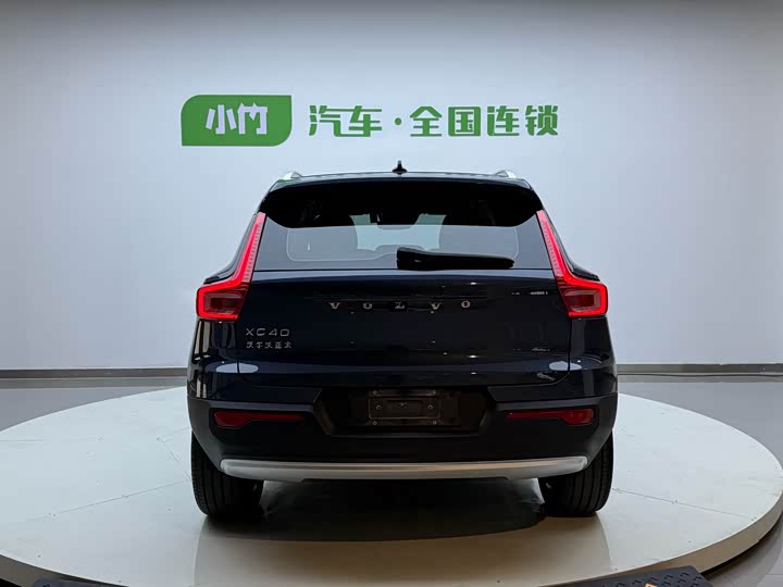 Фото 4 - Volvo XC40