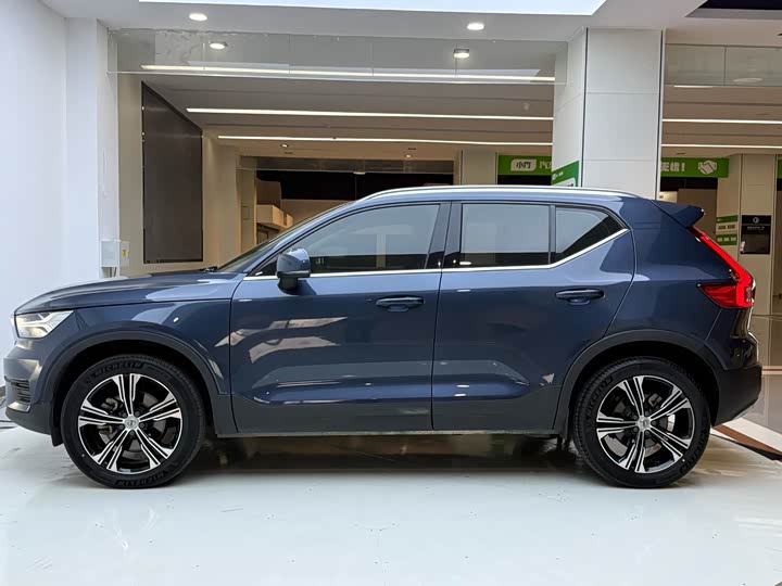 Фото 7 - Volvo XC40